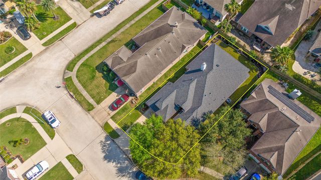 2105 Forest Glen Lane, Kemah, TX 77565