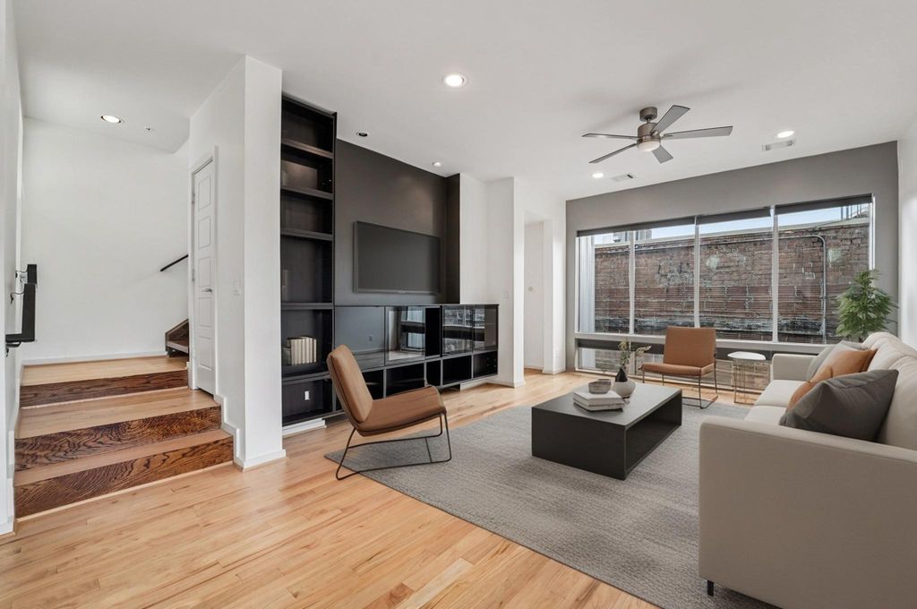 1601 W Webster Street 18, Houston, TX 77019
