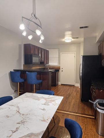 50 N Menard Avenue A2, Chicago, IL 60644