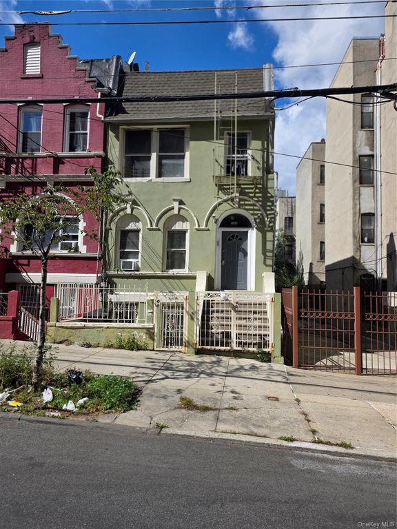 725 Eagle Avenue, Bronx, NY 10455 — exterior