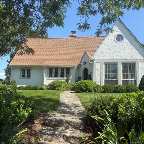 319 Oakland Beach Avenue, Rye, NY 10580
