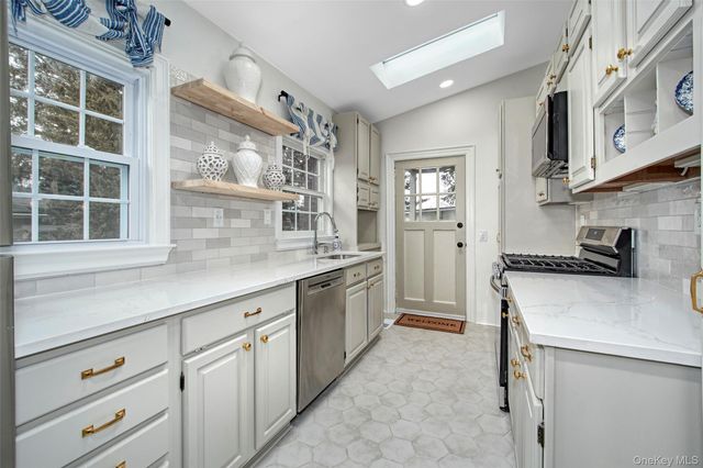 319 Oakland Beach Avenue, Rye, NY 10580