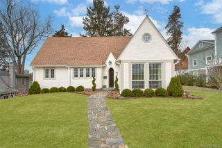 319 Oakland Beach Avenue, Rye, NY 10580