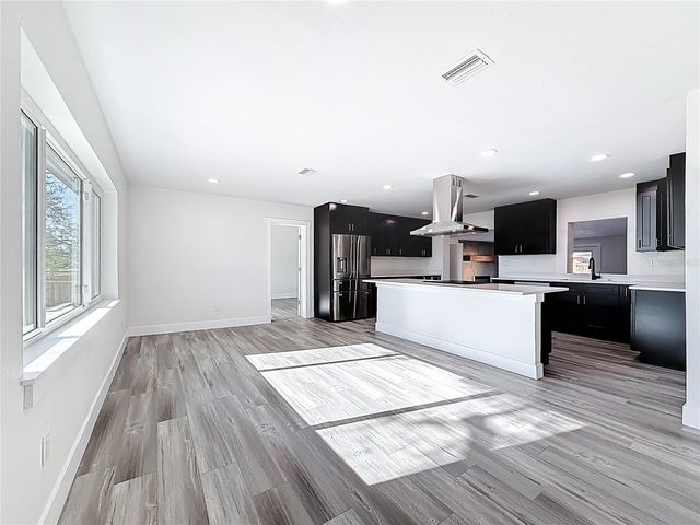 2335 MURILLA WAY S, St Petersburg, FL 33712