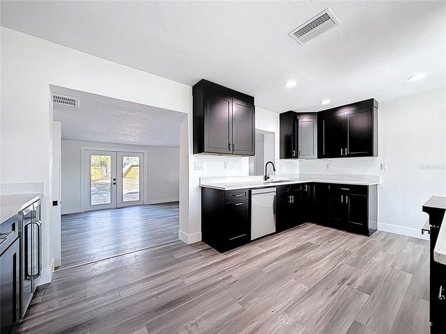 2335 MURILLA WAY S, St Petersburg, FL 33712