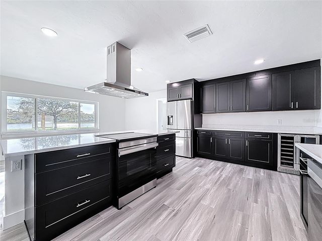 2335 MURILLA WAY S, St Petersburg, FL 33712