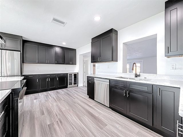 2335 MURILLA WAY S, St Petersburg, FL 33712