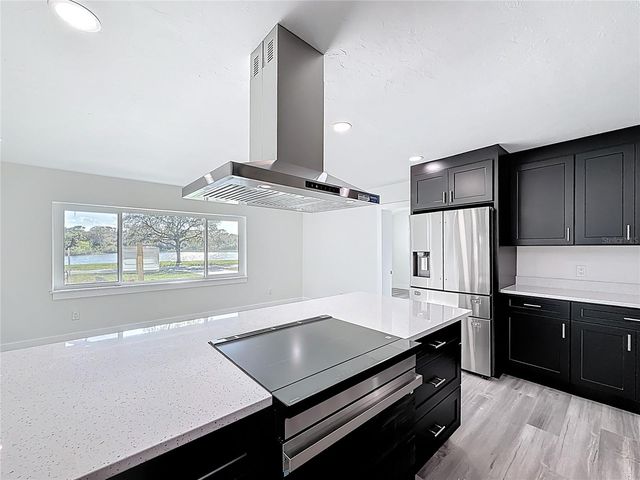 2335 MURILLA WAY S, St Petersburg, FL 33712