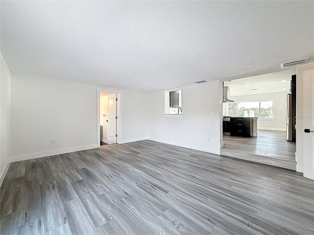 2335 MURILLA WAY S, St Petersburg, FL 33712