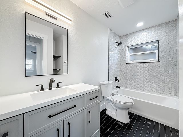 2335 MURILLA WAY S, St Petersburg, FL 33712