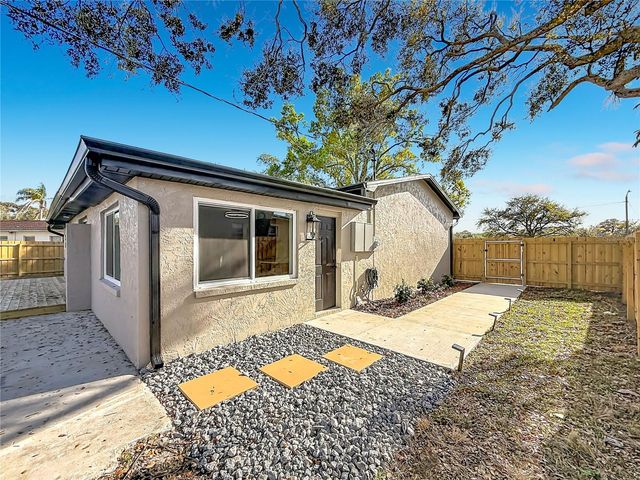 2335 MURILLA WAY S, St Petersburg, FL 33712