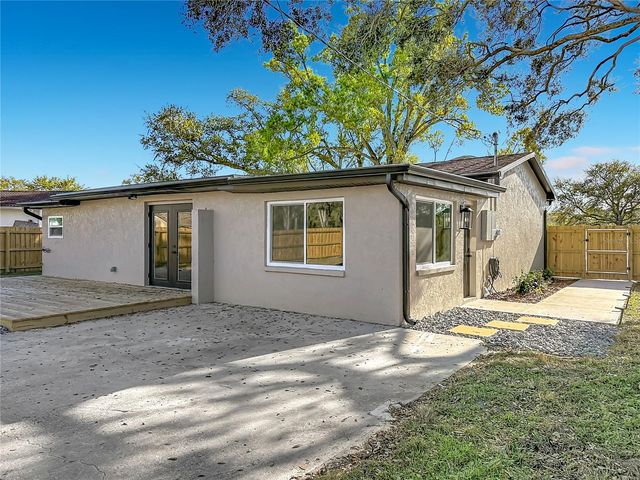 2335 MURILLA WAY S, St Petersburg, FL 33712