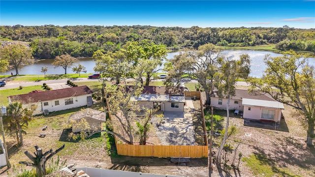 2335 MURILLA WAY S, St Petersburg, FL 33712