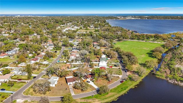 2335 MURILLA WAY S, St Petersburg, FL 33712