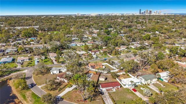 2335 MURILLA WAY S, St Petersburg, FL 33712