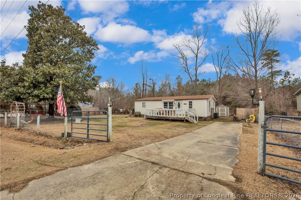 8521 Candlebrush Drive, Linden, NC 28356 — photo 2