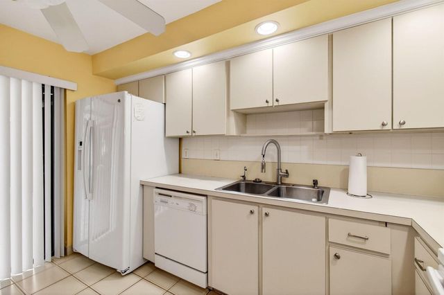 2686 NW 7th Court C, Delray Beach, FL 33445