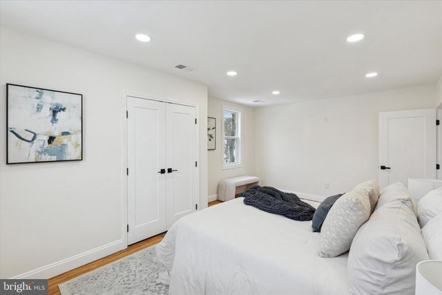 1960 ADAMS AVE, Abington, PA 19001