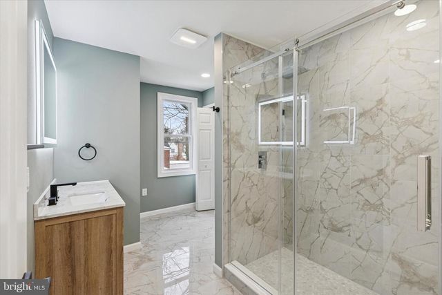 1960 ADAMS AVE, Abington, PA 19001