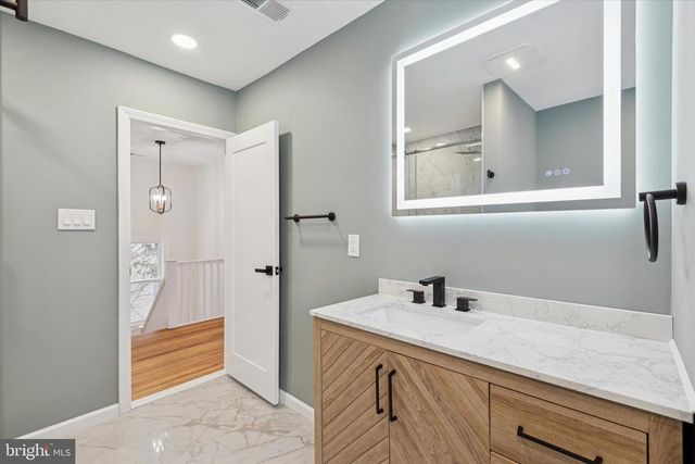 1960 ADAMS AVE, Abington, PA 19001