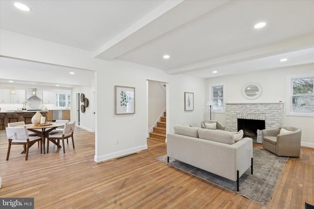 1960 ADAMS AVE, Abington, PA 19001