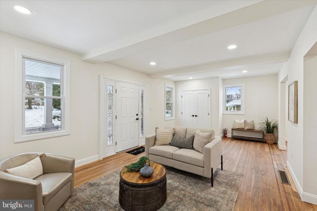 1960 ADAMS AVE, Abington, PA 19001