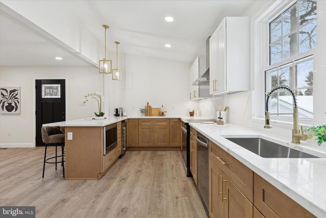 1960 ADAMS AVE, Abington, PA 19001