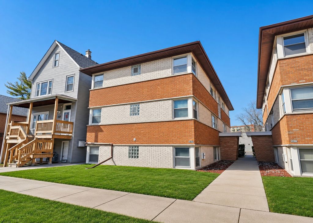 839 Lathrop Avenue 1E, Forest Park, IL 60130