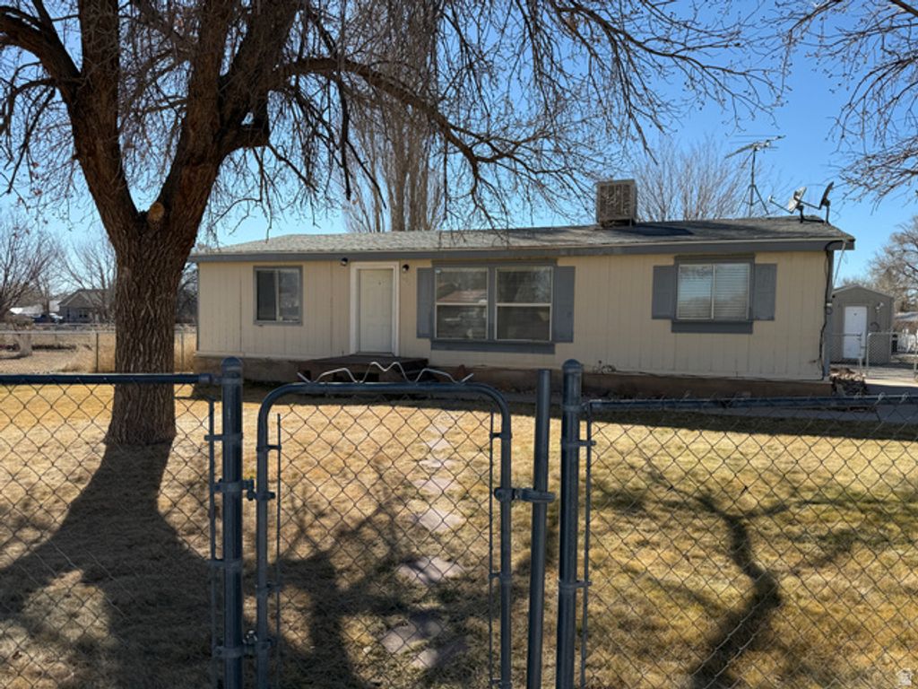 408 S 500 E, Roosevelt, UT 84066