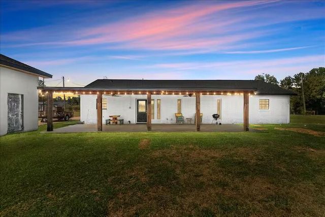 2822 Wilson Dr, Lake Charles, LA 70607