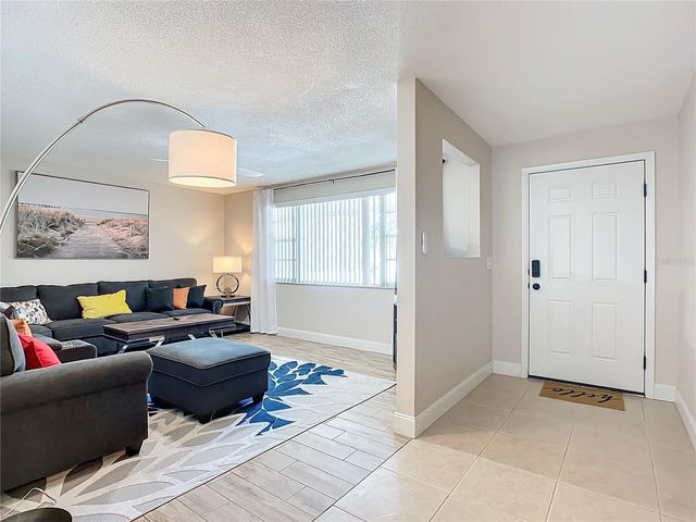 1014 INDIAN OAKS E, Daytona Beach, FL 32117