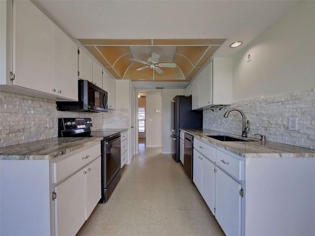412 PINE TREE TERRACE, Venice, FL 34293
