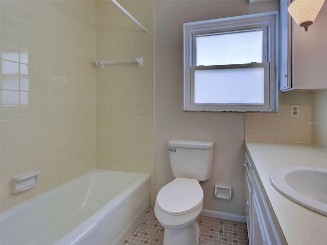 412 PINE TREE TERRACE, Venice, FL 34293
