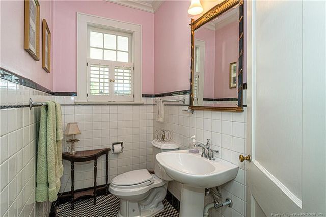 121 Stedman Street, Fayetteville, NC 28305