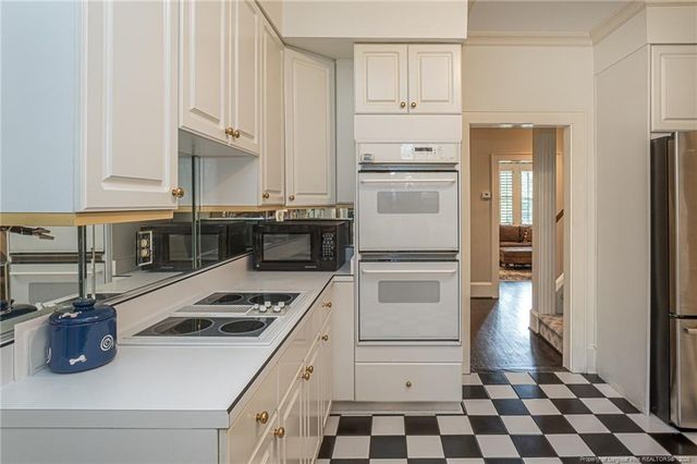 121 Stedman Street, Fayetteville, NC 28305