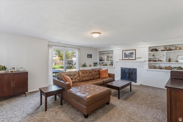 5793 S 4025 W, Roy, UT 84067