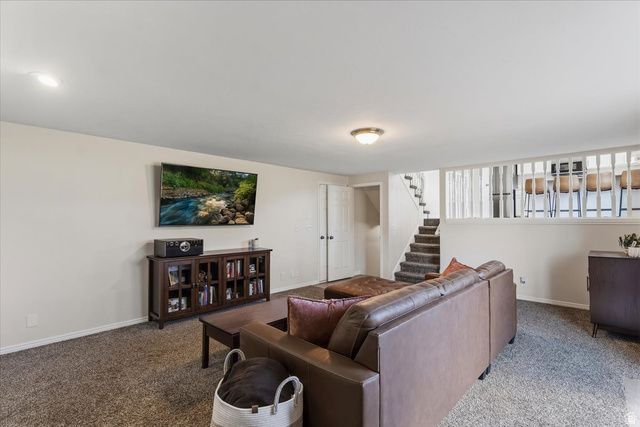 5793 S 4025 W, Roy, UT 84067