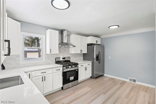 19608 Kings Highway, Warrensville Heights, OH 44122