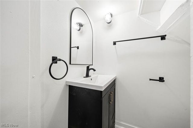 19608 Kings Highway, Warrensville Heights, OH 44122