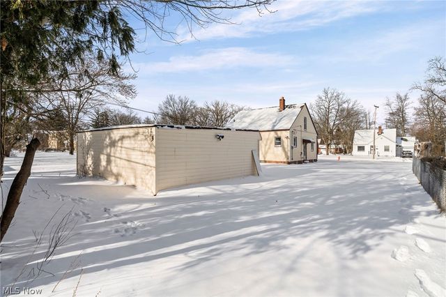 19608 Kings Highway, Warrensville Heights, OH 44122