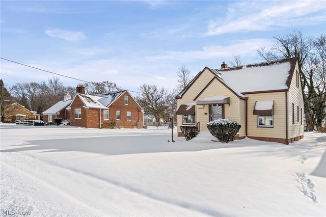 19608 Kings Highway, Warrensville Heights, OH 44122