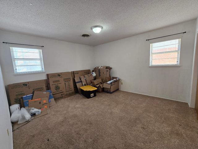 101 W Ollie Street, Floydada, TX 79235