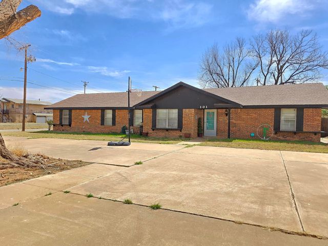 101 W Ollie Street, Floydada, TX 79235