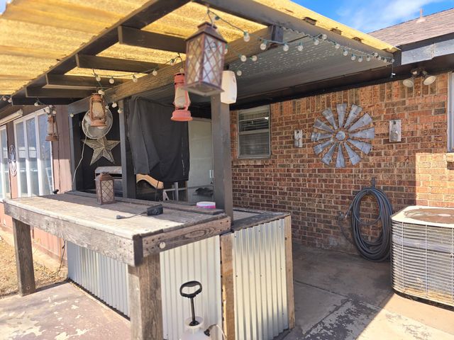 101 W Ollie Street, Floydada, TX 79235