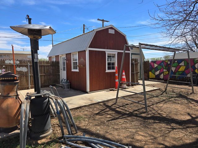 101 W Ollie Street, Floydada, TX 79235