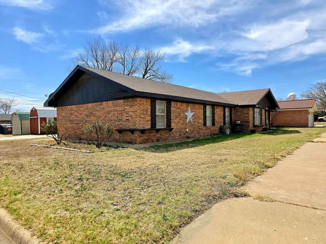 101 W Ollie Street, Floydada, TX 79235