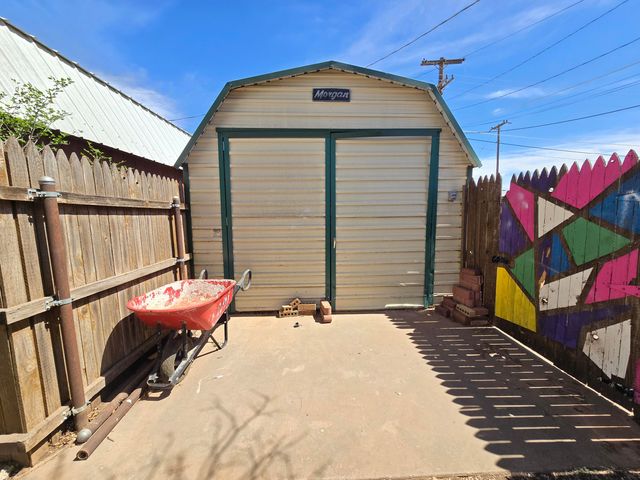 101 W Ollie Street, Floydada, TX 79235