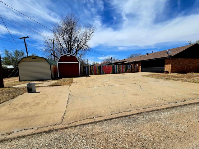 101 W Ollie Street, Floydada, TX 79235