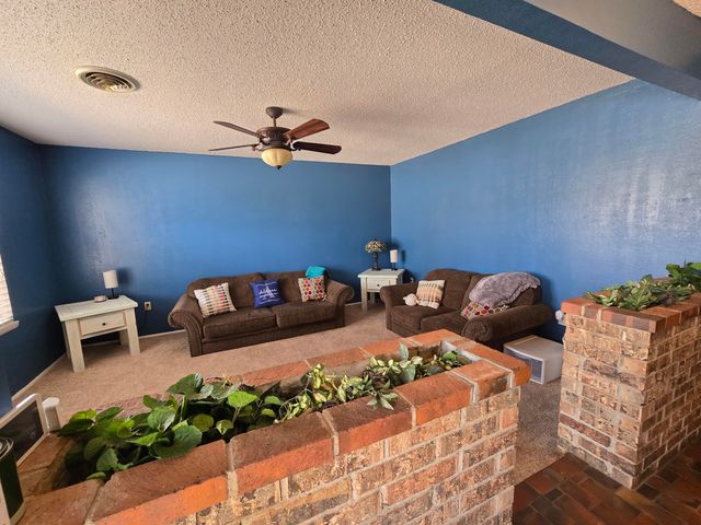 101 W Ollie Street, Floydada, TX 79235