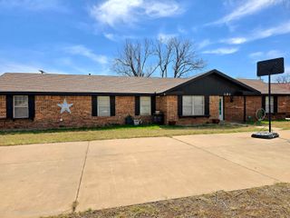 101 W Ollie Street, Floydada, TX 79235